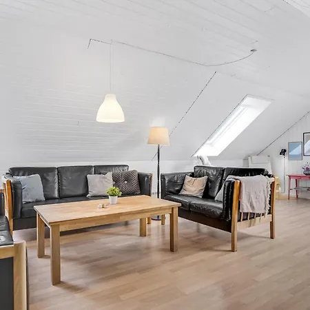 In Glesborg With Sauna * Fjellerup Strand