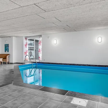 Stunning In Glesborg With Indoor Swimming Pool 펜션 Fjellerup Strand