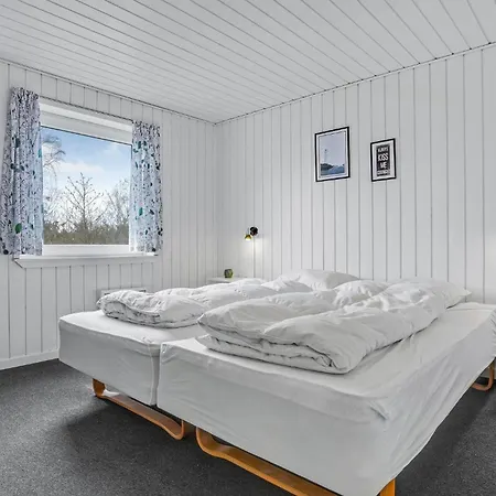 Stunning In Glesborg With Indoor Swimming Pool